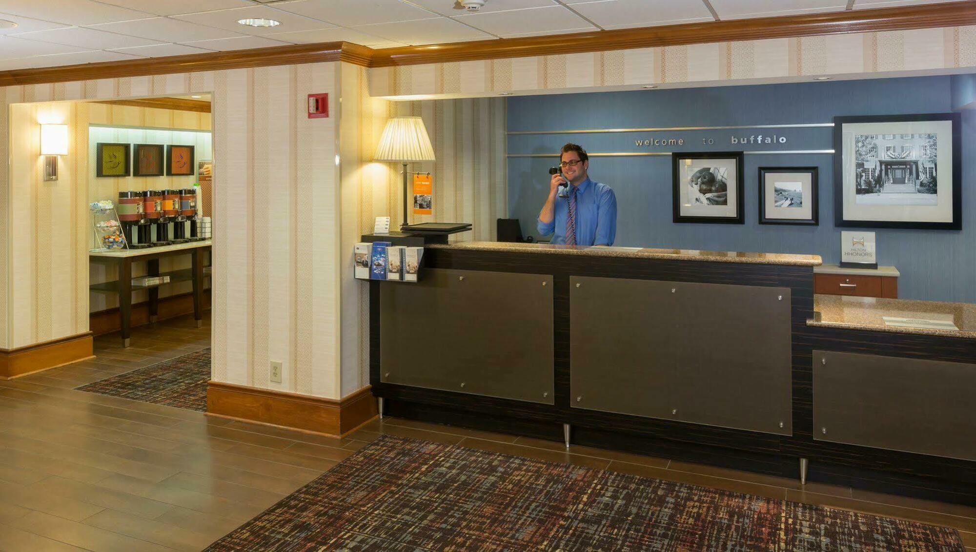 Hampton Inn Buffalo-Airport Galleria Mall Cheektowaga Exterior foto
